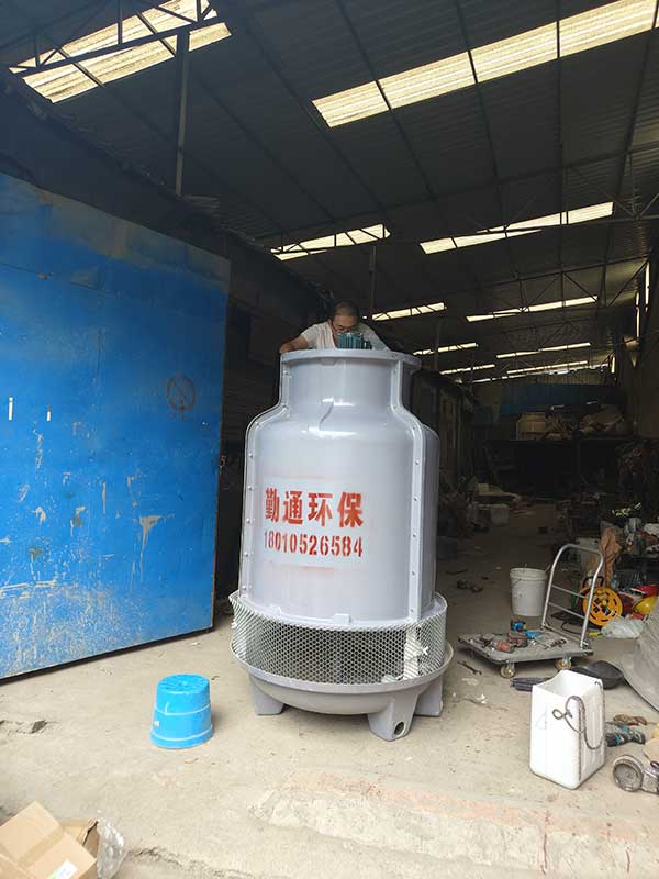 眉山30T冷却塔装车发货